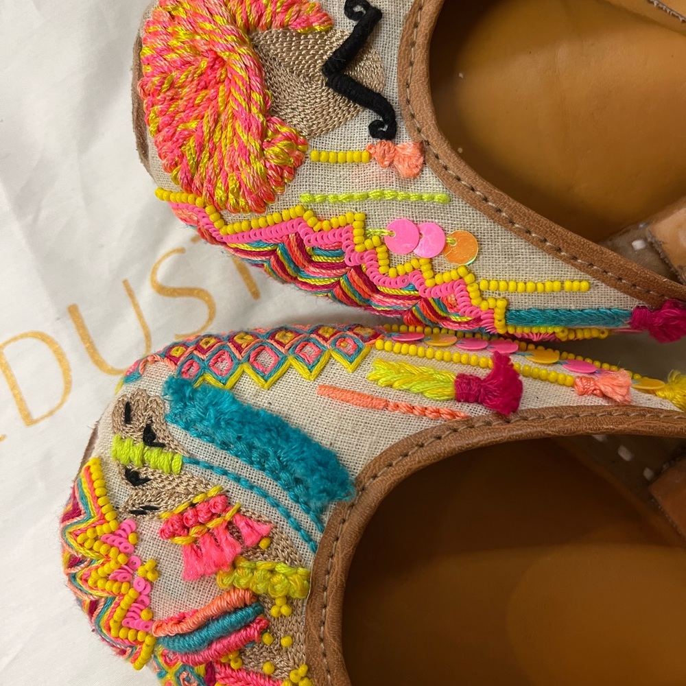 INDIAN DESIGNER FUN JUTTIS FLATS
